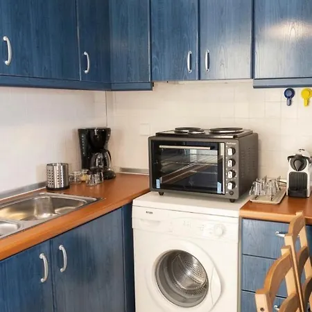 Palm Garden Apartment *